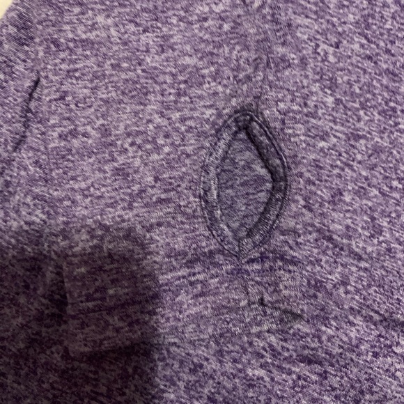 Champion workout top with thumb holes - Picture 5 of 5